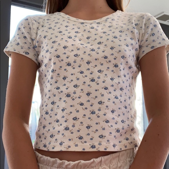 ☔️A blue floral t shirt from brandy ☔️ - Picture 3 of 3